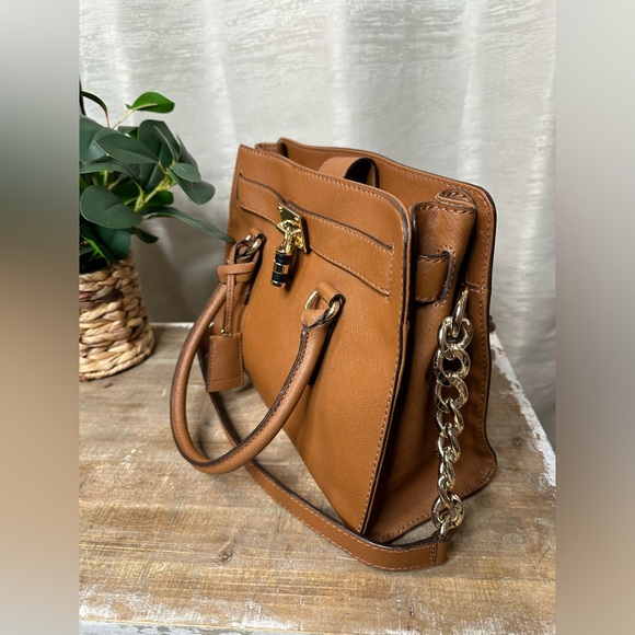 Authentic Michael Kors Hamilton Saffiano Tan Leather Sachel with lock and key - Picture 7 of 16